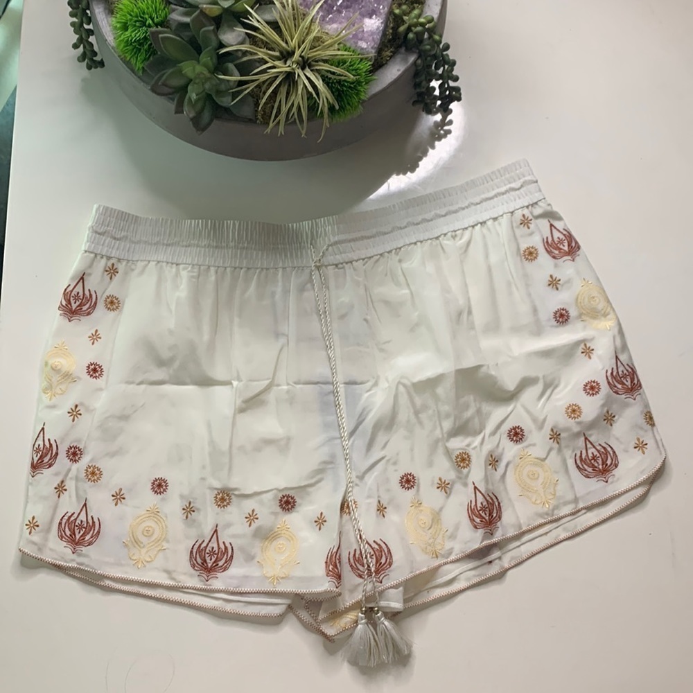 New Rachel Zoe ECRU off-white embroidered Bohemian silk shorts